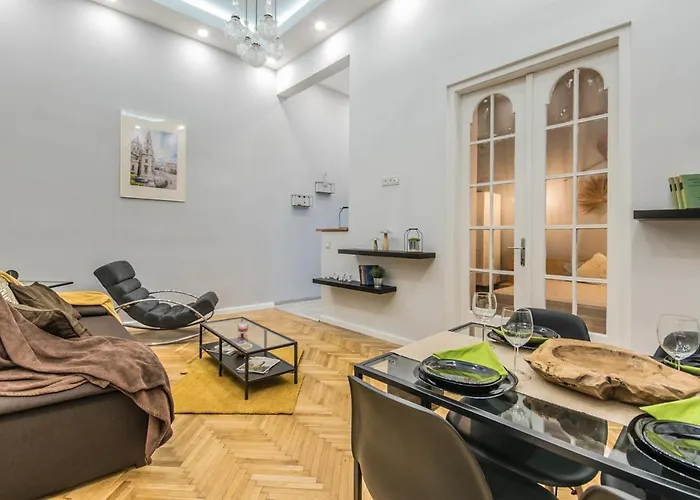 Appartement Semmihome Semmelweis Street *