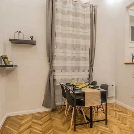 Semmihome Semmelweis Street