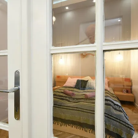 Semmihome Semmelweis Street 公寓 *